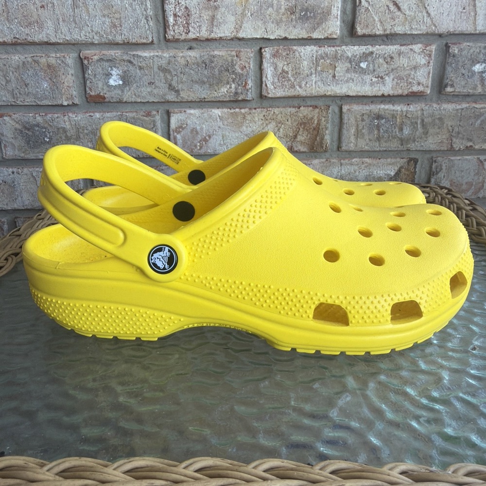 CROCS Classic Clogs Yellow Sandals Unisex Size Women's 11 Men's 9